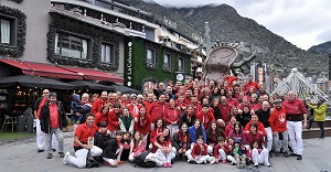 Els Minyons de lArbo celebren el des aniversari dels Castellers dAndorra amb una exitosa actuaci 
